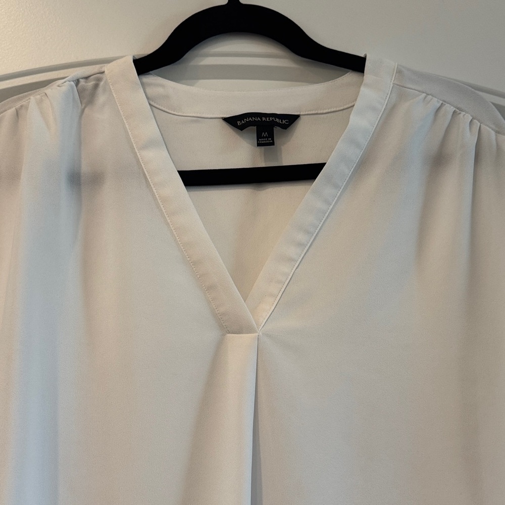 Banana Republic Women's White V-Neck Blouse